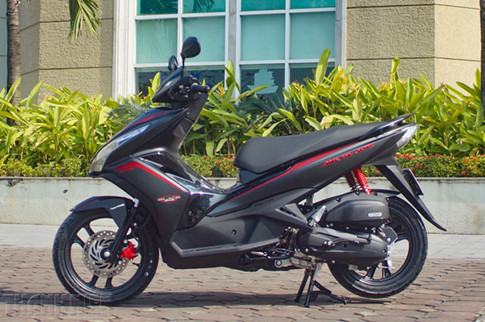 Honda Air Blade là mẫu xe bị ảnh hưởng nhiều nhất sau điều chỉnh giá tính phí trước bạ. Honda Air Blade là mẫu xe bị ảnh hưởng nhiều nhất sau điều chỉnh giá tính phí trước bạ.