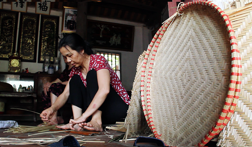 Những chiếc mẹt đã được cạp nia hoàn thiện.