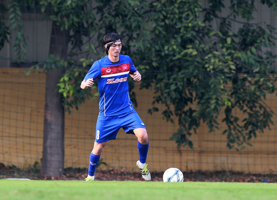  Tiền vệ Tuấn Anh trong buổi tập chiều 4-5 cùng tuyên U 22 VN.