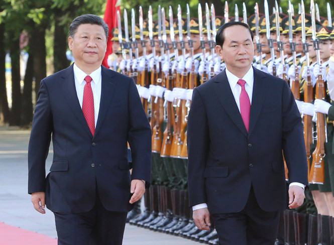 Tổng bí thư - Chủ tịch Trung Quốc Tập Cận Bình chủ trì lễ đón chính thức Chủ tịch nước Trần Đại Quang và đoàn đại biểu cấp cao Việt Nam. Tổng bí thư - Chủ tịch Trung Quốc Tập Cận Bình chủ trì lễ đón chính thức Chủ tịch nước Trần Đại Quang và đoàn đại biểu cấp cao Việt Nam.