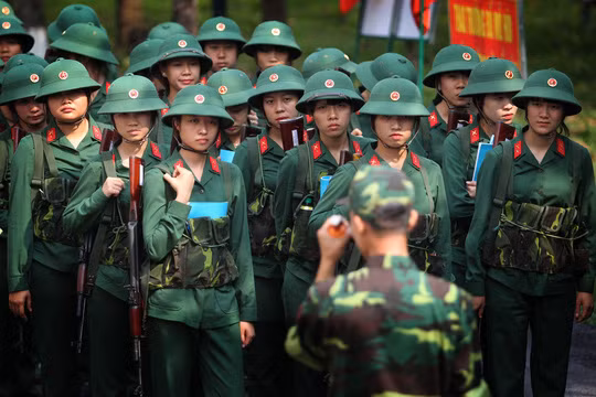 Miệt mài cho những buổi học trên thao trường.