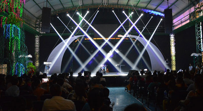 Màn trình diễn ánh sáng laser và bong bóng nghệ thuật đặc sắc hứa hẹn sẽ thu hút khách tham quan. Màn trình diễn ánh sáng laser và bong bóng nghệ thuật đặc sắc hứa hẹn sẽ thu hút khách tham quan.