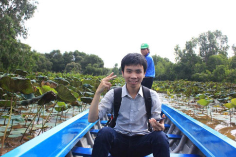 Chàng sinh viên nghèo năm nào giờ đã trở thành "chiến binh bảo vệ khách hàng" bằng hệ thống an ninh mạng. Cựu thủ khoa "nông dân" này từng lo không có tiền học ĐH đã làm "nên chuyện" Chàng sinh viên nghèo năm nào giờ đã trở thành