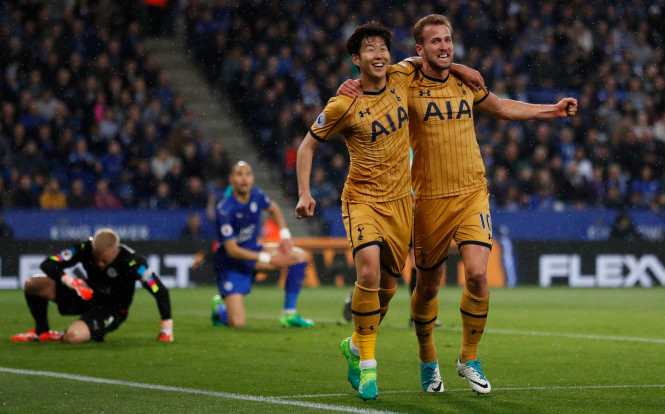 Kane (phải) và Son Heung- Min ăn mừng bàn thắng vào lưới Leicester. Ảnh: REUTERS Kane (phải) và Son Heung- Min ăn mừng bàn thắng vào lưới Leicester. Ảnh: REUTERS