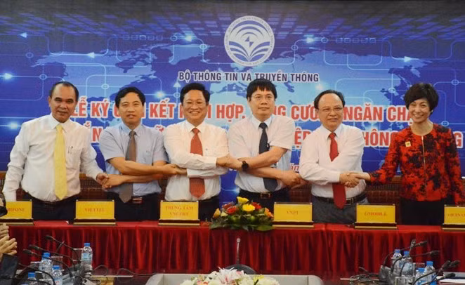 5 doanh nghiệp viễn thông di động gồm Viettel, Vinaphone, MobiFone, Vietnamobile và Gtel vừa ký cam kết cùng ngăn chặn tin nhắn rác, áp dụng từ ngày 1-7.