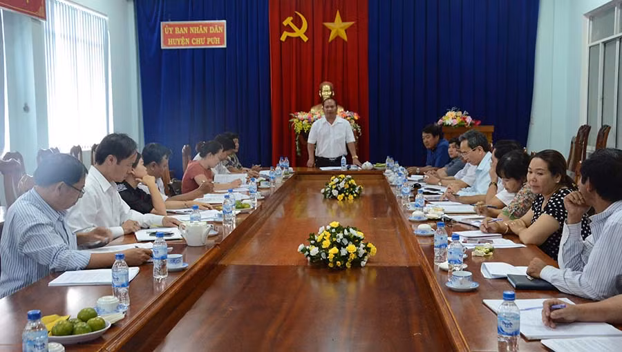 Đồng chí Rah Lan Chung phát biểu ý kiến. Ảnh: V.H