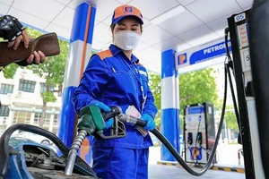 Sau 30-4: Rút giấy phép kinh doanh xăng dầu nếu không cấp hóa đơn điện tử