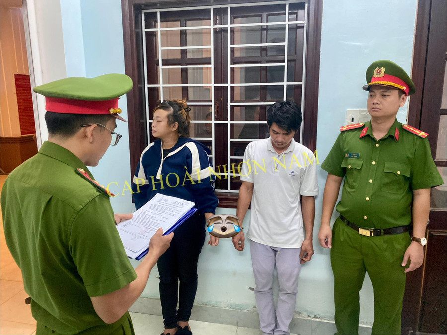 2 đối tượng Thúy và Lẽ tại cơ quan Công an. Ảnh: ĐVCC 2-doi-tuong-bi-tam-giu-khan-cap.jpg