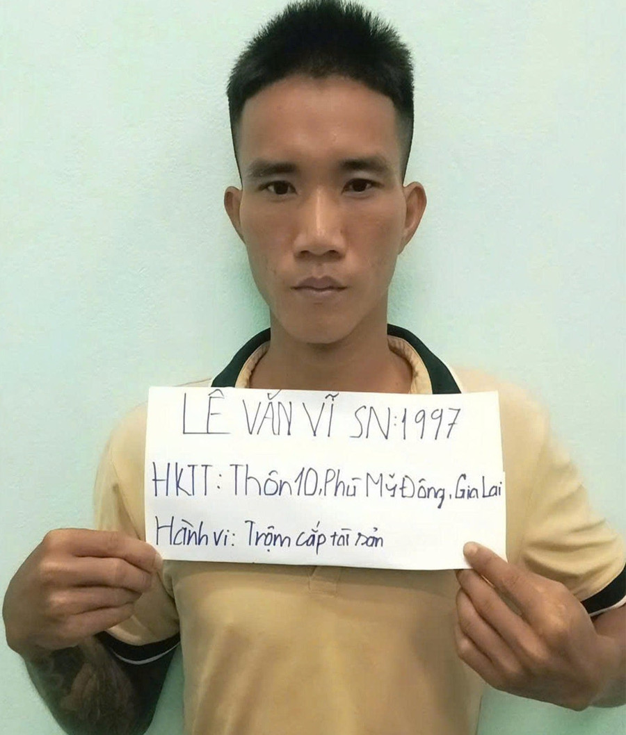Đối tượng Vĩ thời điểm bị bắt giữ. Ảnh: ĐVCC doi-tuong-le-van-vi.jpg
