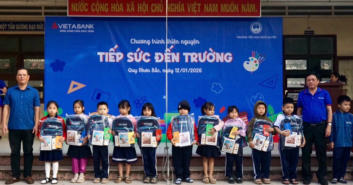 VietABank tặng 150 quà cho học sinh nghèo