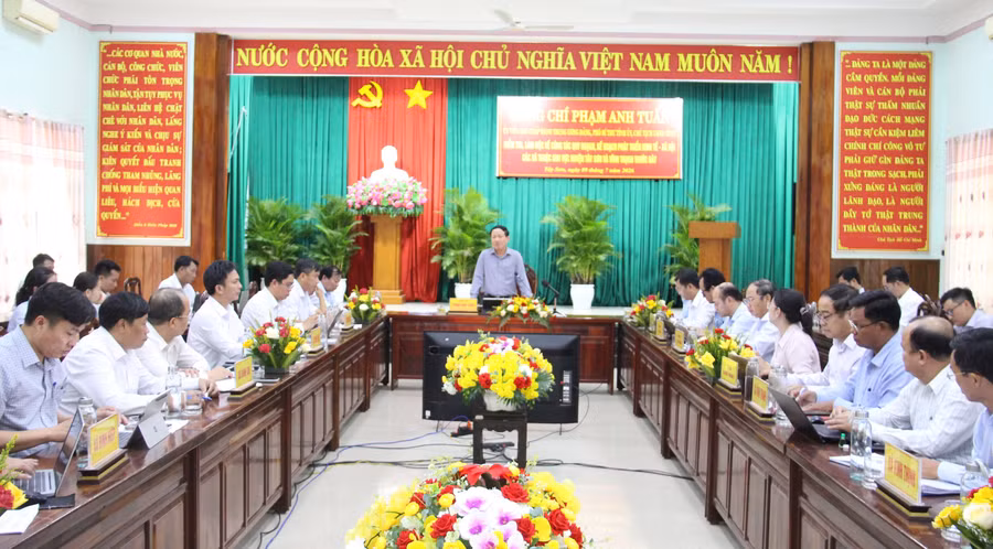 Quang cảnh buổi làm việc. Ảnh: Trọng Lợi