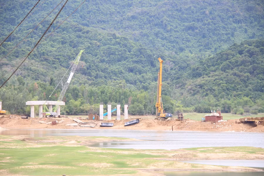 thi-cong-tuyen-duong.jpg