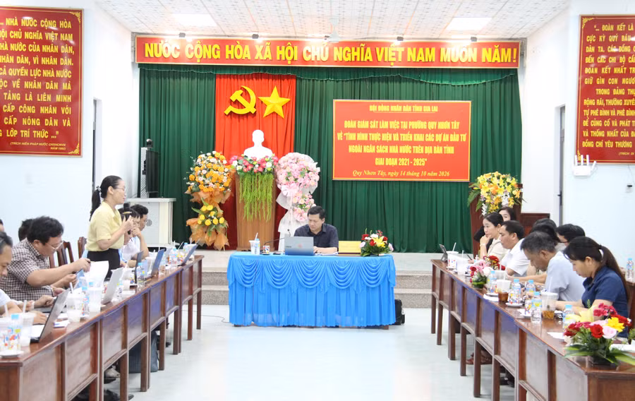 quang-canh-buoi-lam-viec.jpg