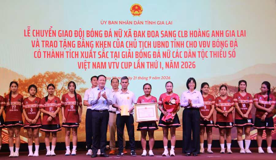 bang-khen-tap-the.jpg