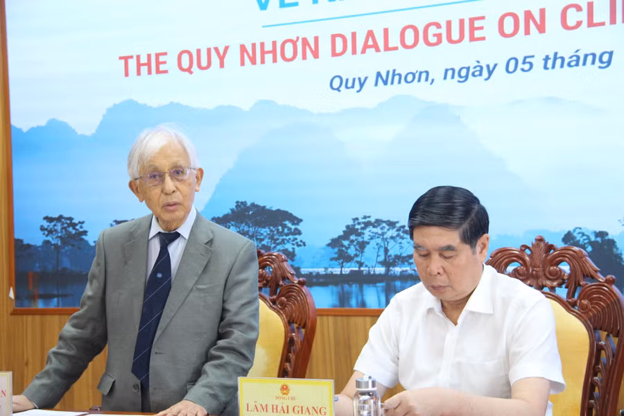 giao-su-tran-thanh-van.jpg