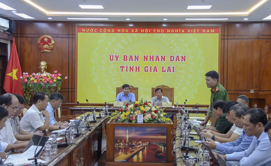 quang-canh-cuoc-hop.jpg