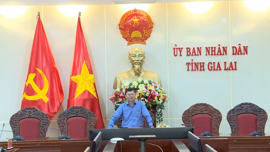 dong-chi-pho-chu-tich-ubnd-tinh-nguyen-tu-cong-hoang-phat-bieu-chi-dao-tai-buoi-lam-viec.jpg
