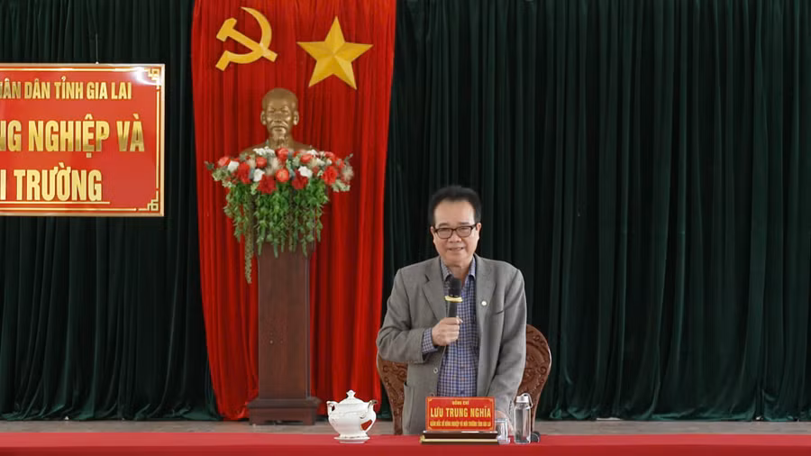 dong-chi-giam-doc-so-nnmt-luu-trung-nghia-chu-tri-cuoc-hop-anh-minh-trung.jpg