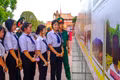 Học sinh xem ảnh trưng bày tìm hiểu lịch sử thời Tây Sơn. Ảnh: Ngọc Nhuận