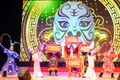 Múa Trình tường thể hiện nét vũ đạo, phục trang, hóa trang đặc trưng của hát bội Bình Định. Ảnh: Ngọc Nhuận