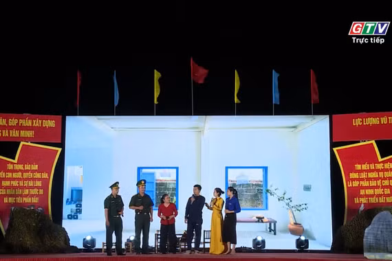 Quân đội đồng hành tuyên truyền pháp luật đến với Nhân dân
