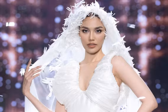 Lan Khuê, Quỳnh Anh đọ nhan sắc với dàn hậu quốc tế tại Vietnam NextGen Fashion