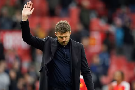 MU họp khẩn về tương lai Carrick, Eddie Howe dẫn đầu danh sách thay thế