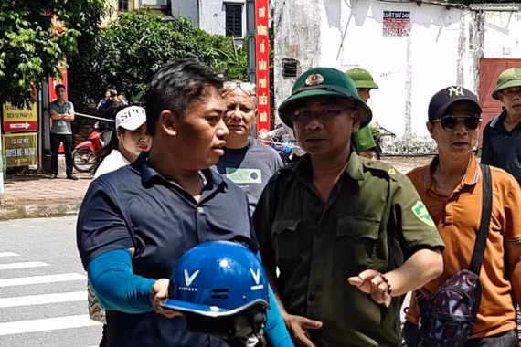 Tìm thấy thi thể nghi là nam sinh mất tích khi đi qua đường ngập ở Hà Nội
