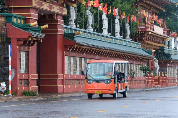 Khám phá phố núi Pleiku bằng xe điện