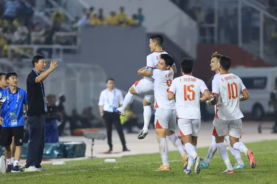 Đội tuyển Việt Nam kéo dài kỷ lục bất bại