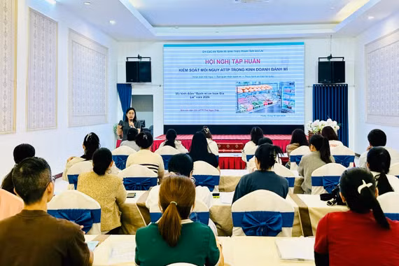Gia Lai tập huấn triển khai mô hình điểm “Bánh mì an toàn”