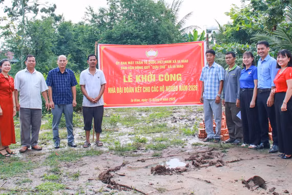 Khởi công xây dựng nhà Đại đoàn kết cho hộ khó khăn xã Ia Hiao