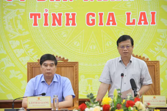 Phó Chủ tịch Thường trực UBND tỉnh Gia Lai phát biểu kết luận cuộc họp