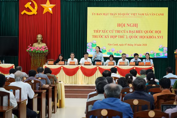 Đoàn đại biểu Quốc hội tỉnh Gia Lai tiếp xúc cử tri 2 xã Canh Liên và Vân Canh