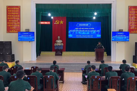 Lữ đoàn Tăng 273 tập huấn cập nhật kiến thức chuyển đổi số