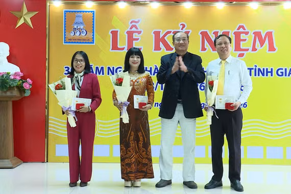 Hội Tem Gia Lai kỷ niệm 30 năm ngày thành lập