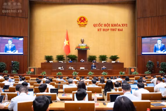 Hoàn thiện chính sách pháp luật, bảo vệ quyền lợi nhà đầu tư và người dân