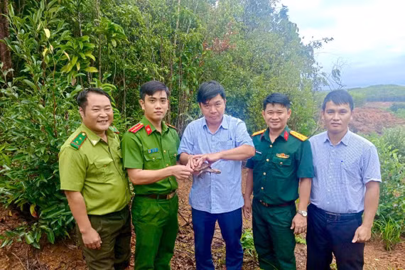Xã Phù Mỹ Bắc (tỉnh Gia Lai) thả 1 cá thể rùa Sa nhân về môi trường tự nhiên.