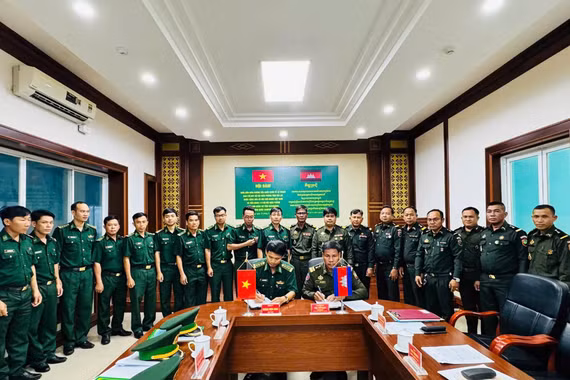 Hai đơn vị thống nhất tiếp tục duy trì trao đổi thông tin, phối hợp chặt chẽ trong quản lý, bảo vệ đường biên
