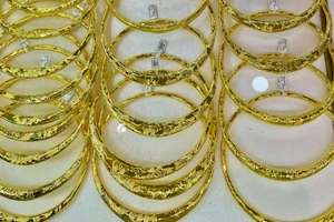 Giá vàng trong nước ngày 29-6 đi ngang, vẫn bỏ xa thế giới 15,5 triệu đồng/lượng