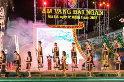 Rực rỡ sắc màu văn hóa trong đêm hội “Âm vang đại ngàn”