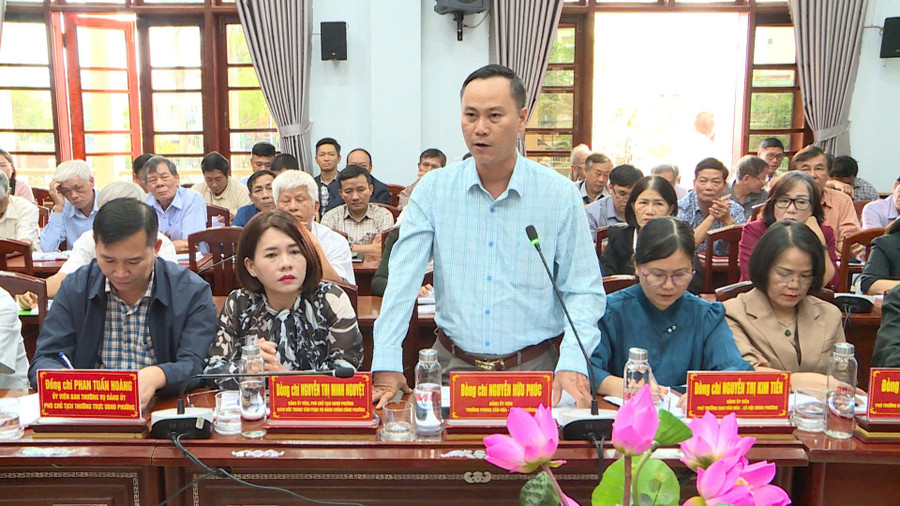 ບັນດາຜູ້ແທນປຶກສາຫາລືກ່ຽວກັບຄາດໝາຍສູ້ຊົນປີ 2026 ຂອງແຕ່ລະຂະແໜງການ. ພາບ: ເຢືອງ quy-nhon-3.jpg