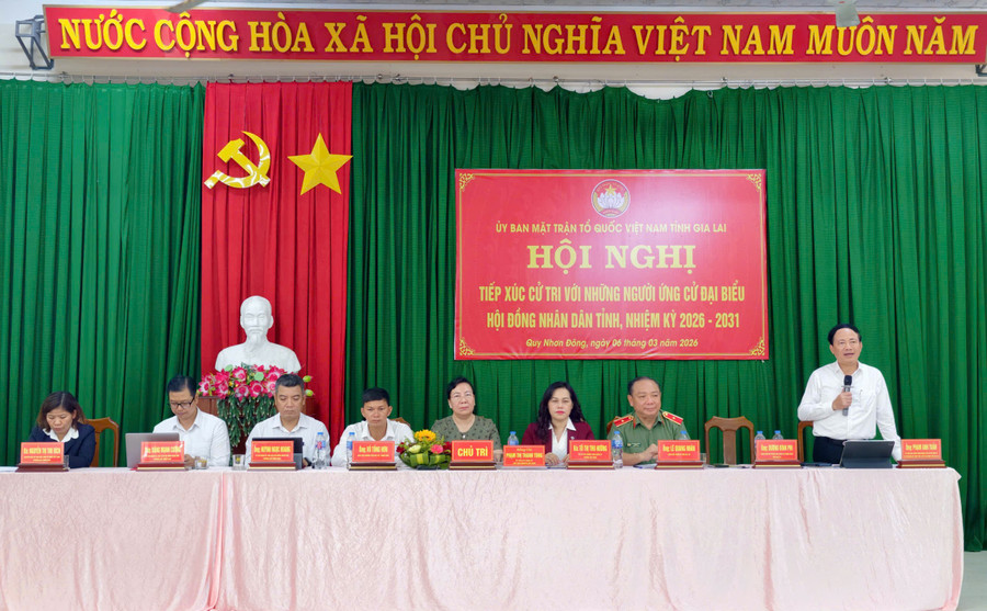 ucv-pham-anh-tuan-tra-loi-cu-tri.jpg