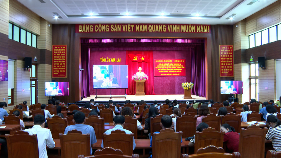Quang cảnh hội nghị tại điểm cầu phường Quy Nhơn. Ảnh: Thanh Sáng tuyen-giao-1.jpg