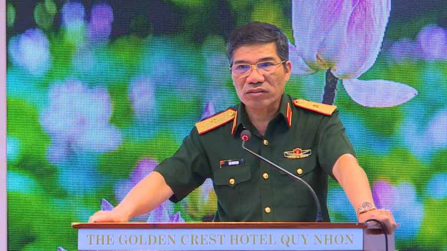 Thiếu tướng Đào Minh Đạo - Phó Cục trưởng Cục Tài chính (Bộ Quốc phòng) phát biểu khai mạc hội nghị tập huấn. Ảnh: Dũng Nhân