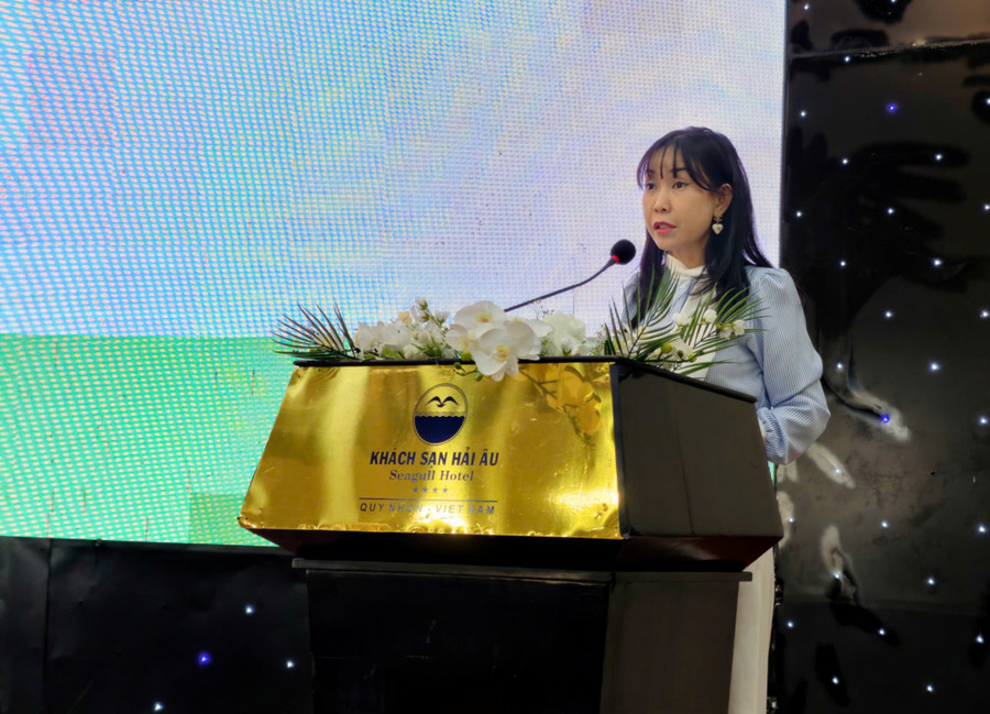 Nguyen Thi Anh Nguyen, directrice adjointe du Département provincial de la protection des forêts de Gia Lai, a présenté une communication lors de l'atelier. Photo : Dung Nhan 30-9-anh-4.jpg