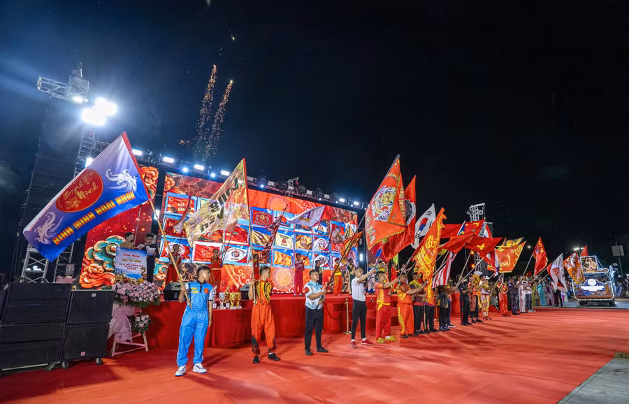 van-nghe-nhin-tu-tren-cao.jpg