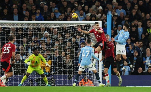 Josko Gvardiol ghi bàn mở tỉ số cho Man City bằng pha đánh đầu cháy lưới Josko Gvardiol ghi bàn mở tỉ số cho Man City bằng pha đánh đầu cháy lưới