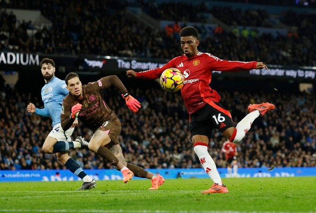 Amad Diallo ấn định chiến thắng khó tin cho Man United phút 90 Amad Diallo ấn định chiến thắng khó tin cho Man United phút 90