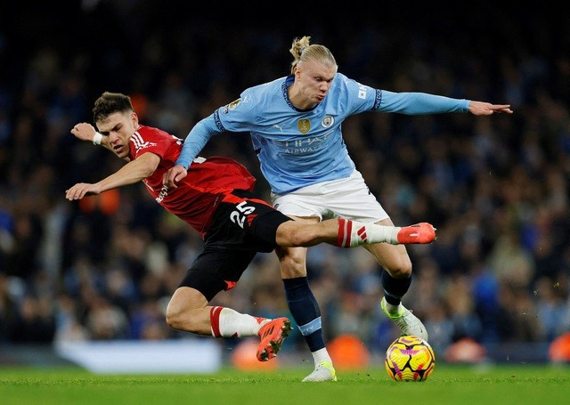 Trận derby Manchester giữa hai đội bóng khốn khó Trận derby Manchester giữa hai đội bóng khốn khó